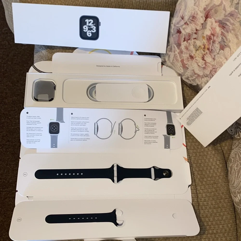 🩶🖤🩶NWT Apple iWatch SE (1st Gen.) Space Grey Aluminum Case Midnight Sport